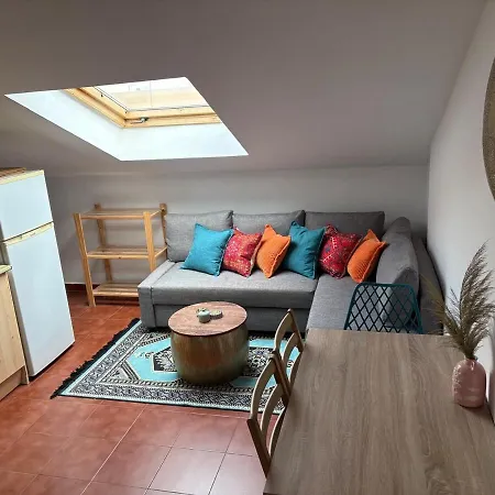 Cozy Getaway 30m From In شقة *
