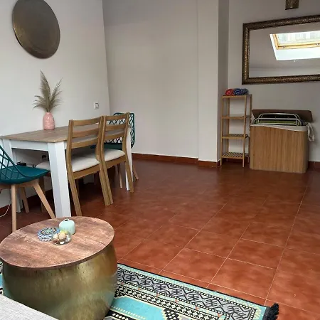 Cozy Getaway 30m From In Apartment