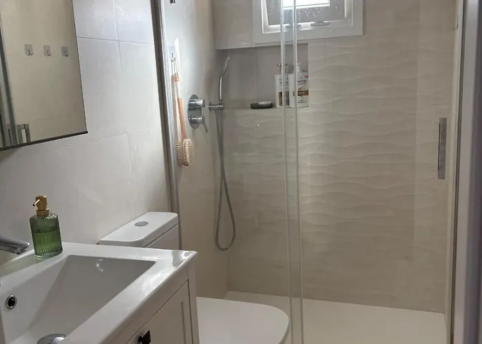 Cozy Getaway 30m From In Apartment Malaga